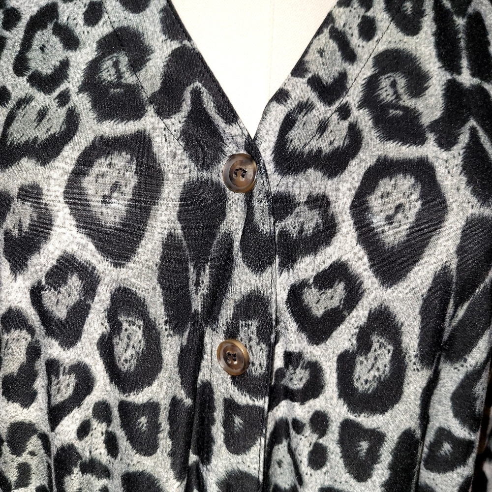 Cardigan - Picture 2 of 11